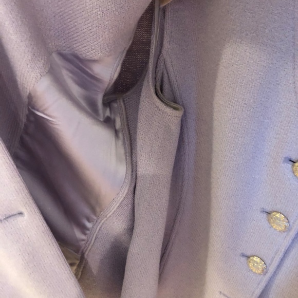 Absolutely gorgeous St. John 3 piece pants suit in light purple - Picture 3 of 12